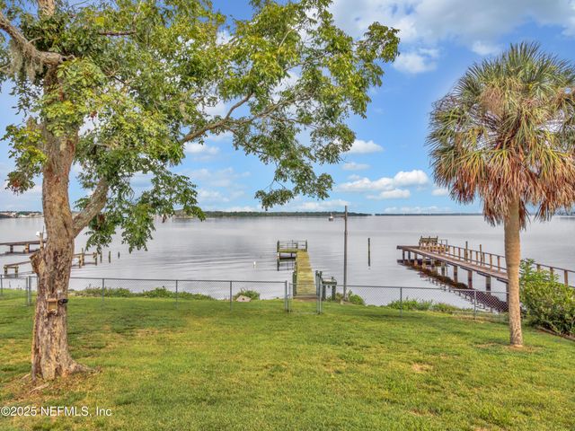 115 SUNSET POINT Road, East Palatka, FL 32131