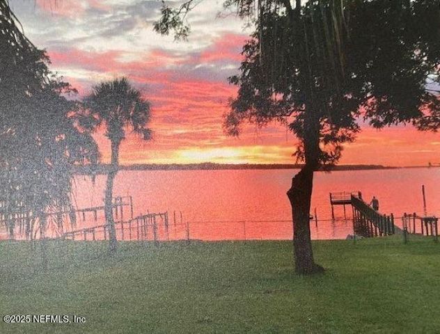 115 SUNSET POINT Road, East Palatka, FL 32131
