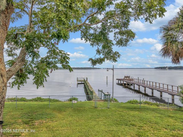 115 SUNSET POINT Road, East Palatka, FL 32131