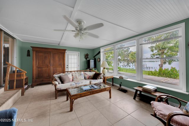 115 SUNSET POINT Road, East Palatka, FL 32131