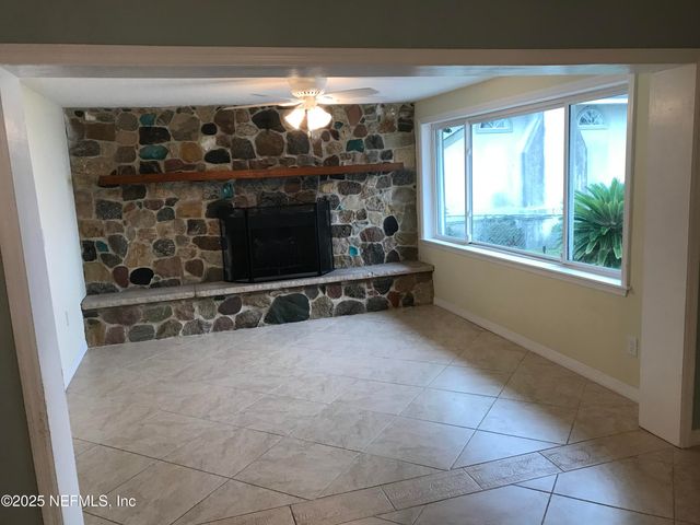 115 SUNSET POINT Road, East Palatka, FL 32131