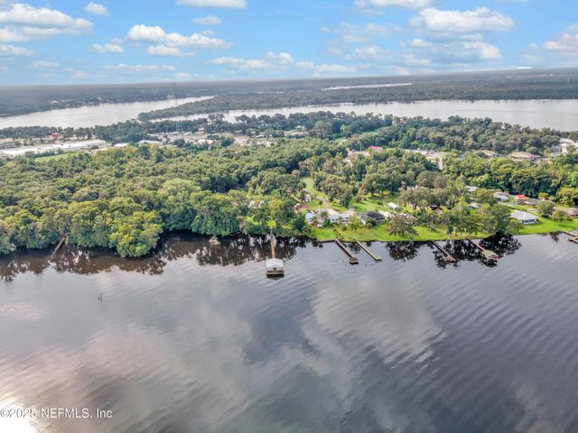 115 SUNSET POINT Road, East Palatka, FL 32131