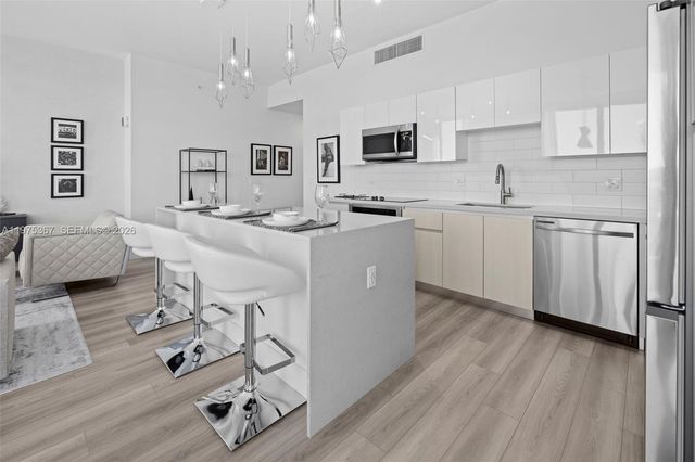 101 Diplomat Pkwy 0910, Hallandale Beach, FL 33009