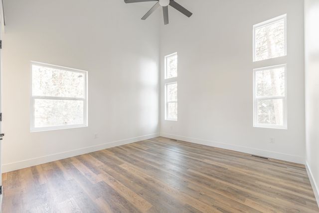 3260 Evergreen Dr, Valley, WA 99181