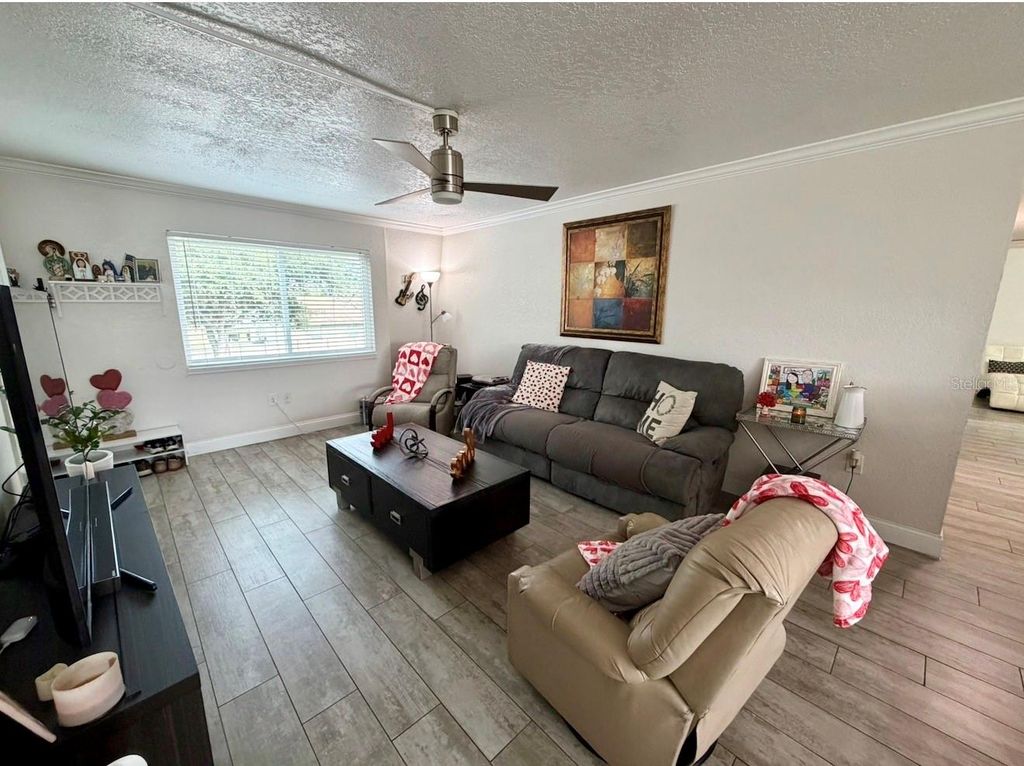 Image 3 of property listing at 1938 CONWAY ROAD 7, Orlando, FL 32812