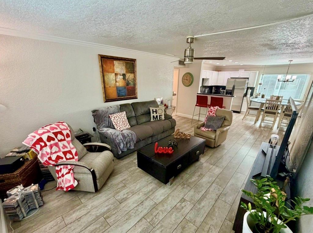 Image 4 of property listing at 1938 CONWAY ROAD 7, Orlando, FL 32812