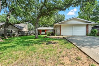 2805 Blackwood Drive, Arlington, TX 76013