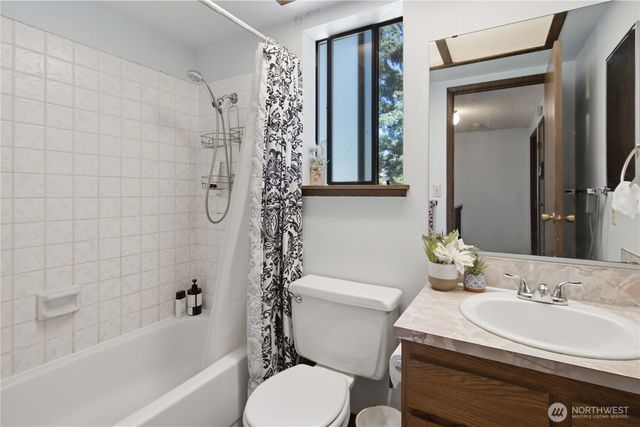 3706 S 255th Place, Kent, WA 98032