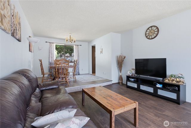 3706 S 255th Place, Kent, WA 98032