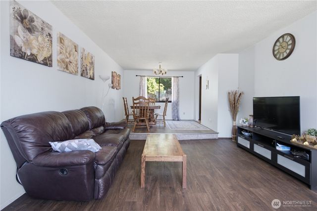 3706 S 255th Place, Kent, WA 98032