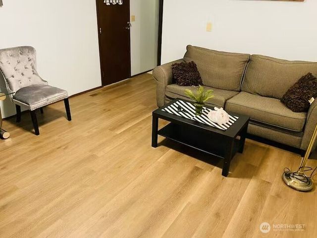 3706 S 255th Place, Kent, WA 98032
