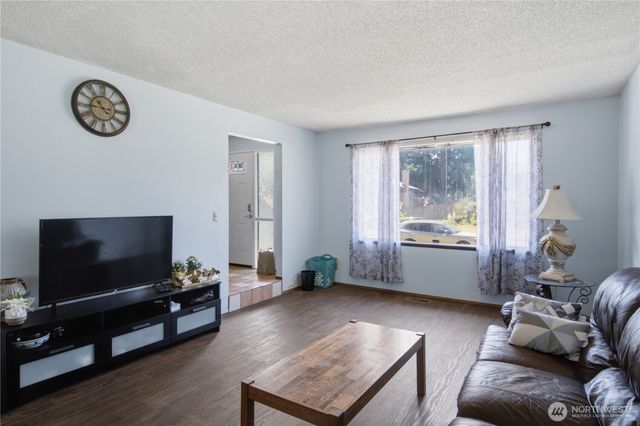 3706 S 255th Place, Kent, WA 98032