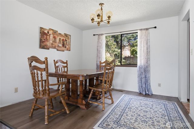 3706 S 255th Place, Kent, WA 98032