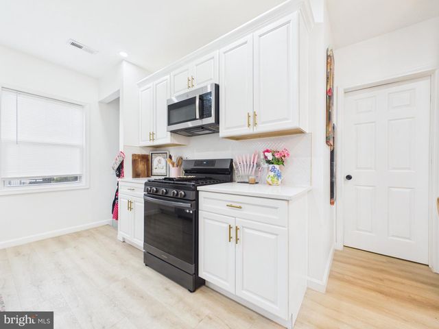 2709 OAKLEY AVE, Baltimore, MD 21215