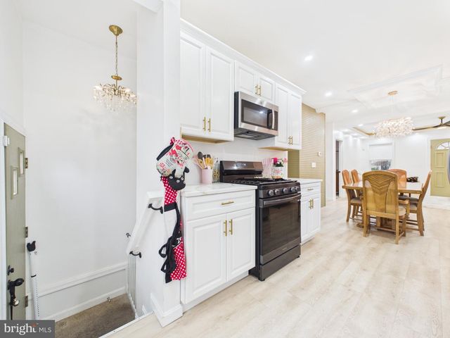 2709 OAKLEY AVE, Baltimore, MD 21215