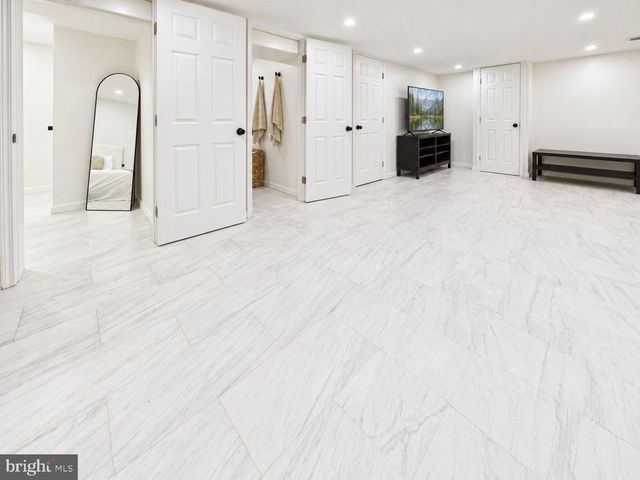 2709 OAKLEY AVE, Baltimore, MD 21215