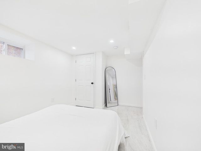 2709 OAKLEY AVE, Baltimore, MD 21215