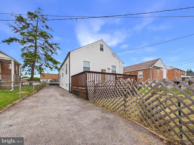 2709 OAKLEY AVE, Baltimore, MD 21215