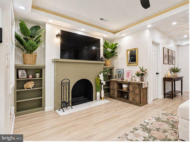 2709 OAKLEY AVE, Baltimore, MD 21215