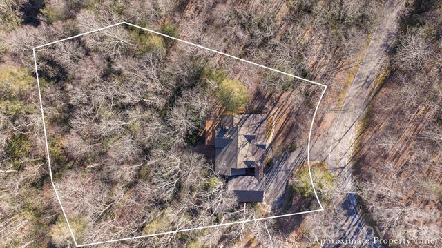 451 Crescent Trail, Highlands, NC 28741
