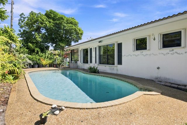 4121 NW 78th Way, Coral Springs, FL 33065