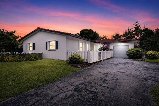 4121 NW 78th Way, Coral Springs, FL 33065
