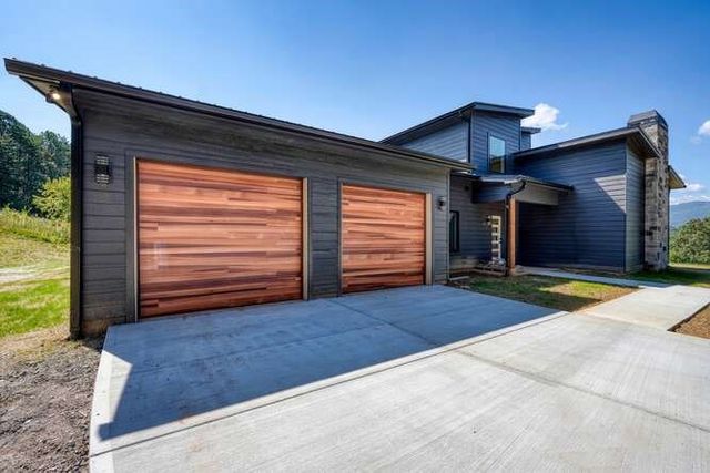 1458 Montana Lane, Hiawassee, GA 30546