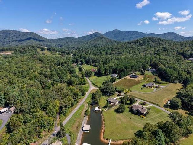 1458 Montana Lane, Hiawassee, GA 30546