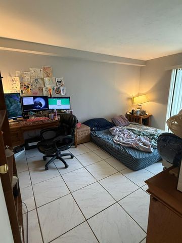549 N University Drive 64, Plantation, FL 33324