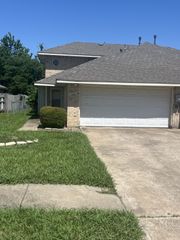 2760 Sunset Strip Avenue, Glenn Heights, TX 75154
