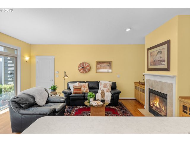 8914 Sw TAYLORS FERRY Rd, Portland, OR 97223