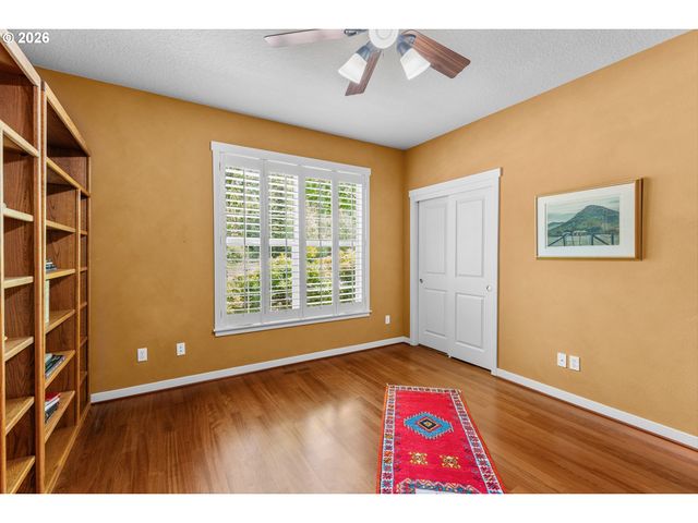 8914 Sw TAYLORS FERRY Rd, Portland, OR 97223