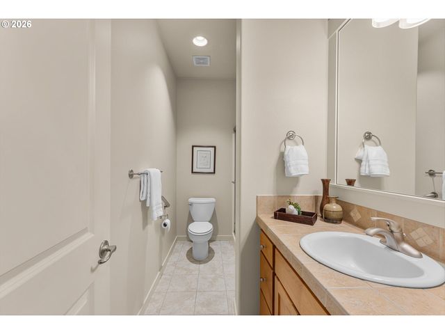 8914 Sw TAYLORS FERRY Rd, Portland, OR 97223