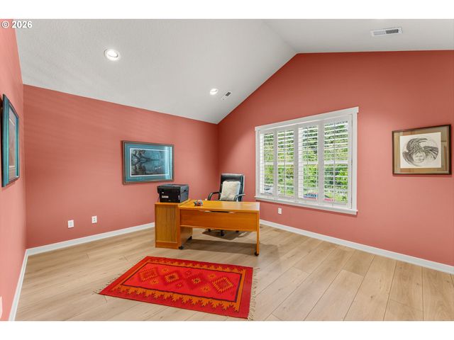 8914 Sw TAYLORS FERRY Rd, Portland, OR 97223