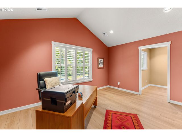 8914 Sw TAYLORS FERRY Rd, Portland, OR 97223
