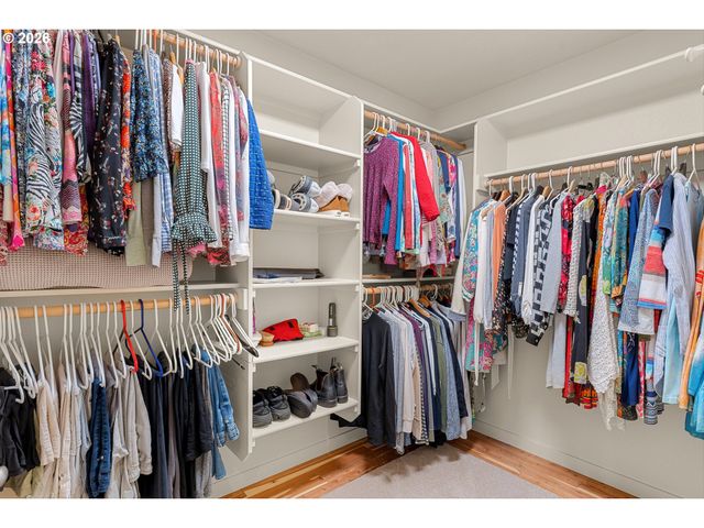 8914 Sw TAYLORS FERRY Rd, Portland, OR 97223
