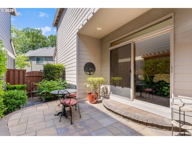 8914 Sw TAYLORS FERRY Rd, Portland, OR 97223