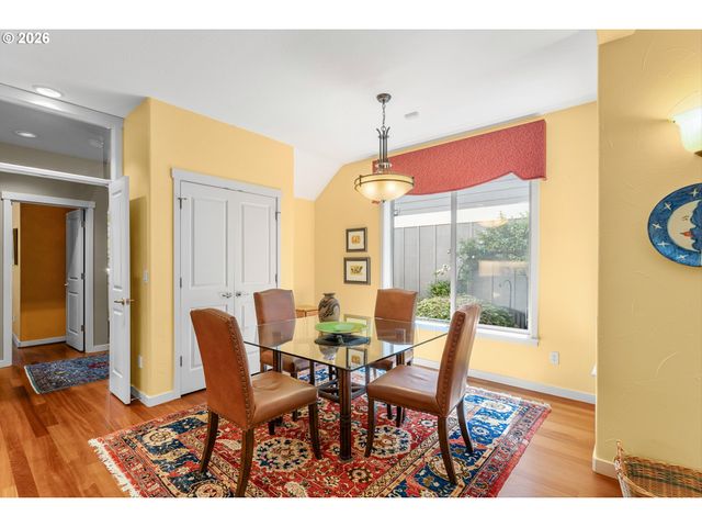 8914 Sw TAYLORS FERRY Rd, Portland, OR 97223