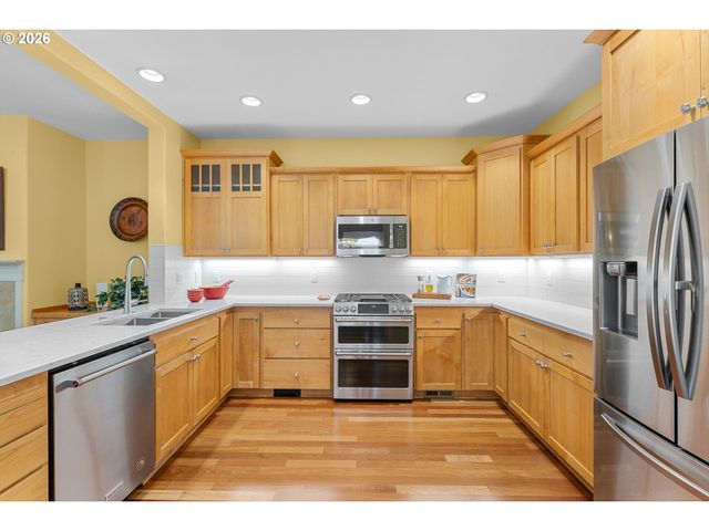 8914 Sw TAYLORS FERRY Rd, Portland, OR 97223
