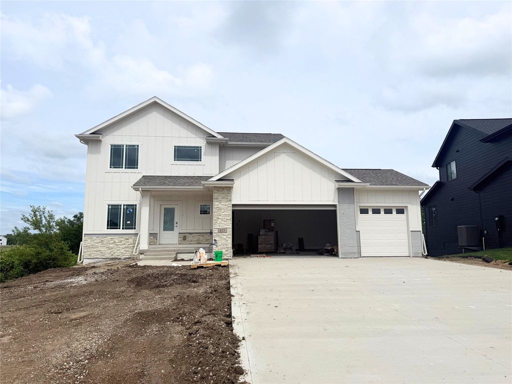 615 NW Rosemont Drive, Waukee, IA 50263