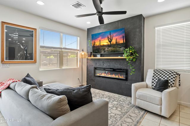 3297 E LUNA Drive, San Tan Valley, AZ 85143