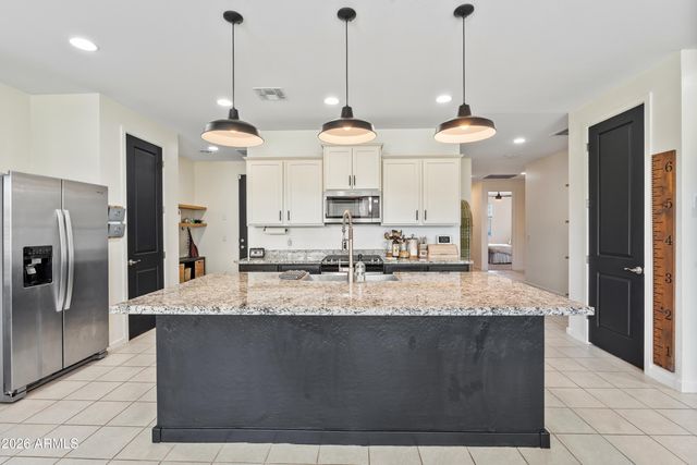 3297 E LUNA Drive, San Tan Valley, AZ 85143