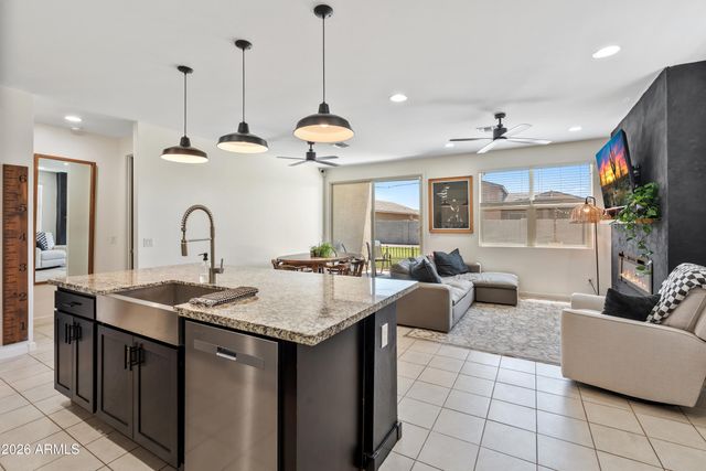 3297 E LUNA Drive, San Tan Valley, AZ 85143