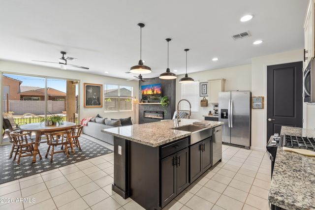 3297 E LUNA Drive, San Tan Valley, AZ 85143