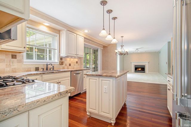 59249 High Pointe Drive, South Bend, IN 46614