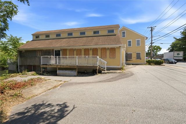 3376 Post Road, Warwick, RI 02886