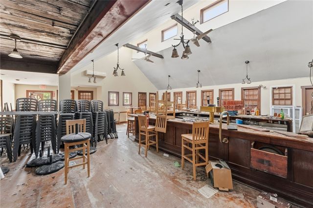 3376 Post Road, Warwick, RI 02886