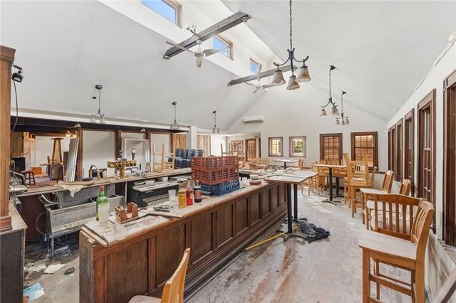 3376 Post Road, Warwick, RI 02886