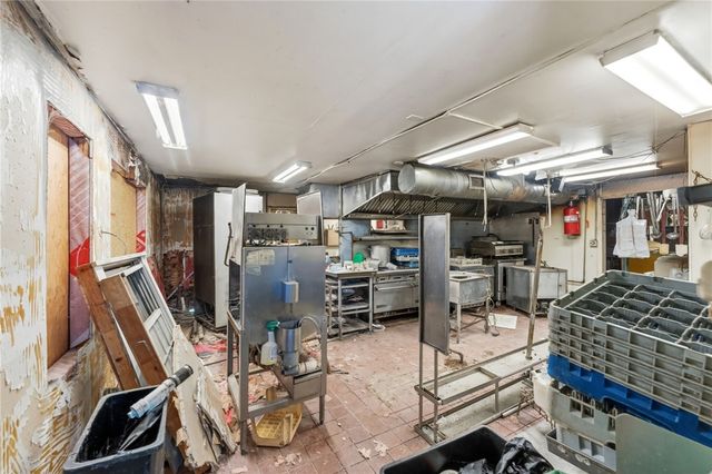 3376 Post Road, Warwick, RI 02886