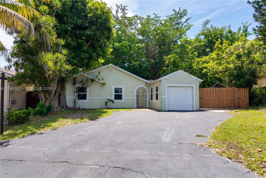 25039 SW 127th Place, Homestead, FL 33032